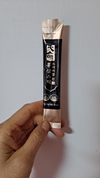 헬스업_천명진프리미엄홍삼스틱_10ml x 30포 — 5점을 준 리뷰어가 2021년 2월 올린 사용 사진