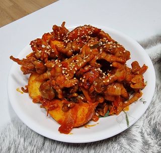 불타 호랑이 닭발 250g — 3.5점을 준 리뷰어가 2021년 7월 올린 사용 사진