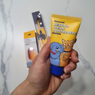 Pethroom 페스룸 PETHROOM DENTAL CARE SET 페스룸 덴탈 케어 세트 / 덴탈 클린 칫솔 + 덴탈 클린 치약 — 5점을 준 리뷰어가 2020년 12월 올린 사용 사진