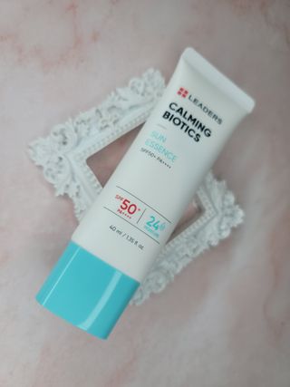 리더스코스메틱 리더스 카밍 바이오틱스 선 에센스 SPF 50+ PA++++ — 5점을 준 리뷰어가 2022년 6월 올린 사용 사진