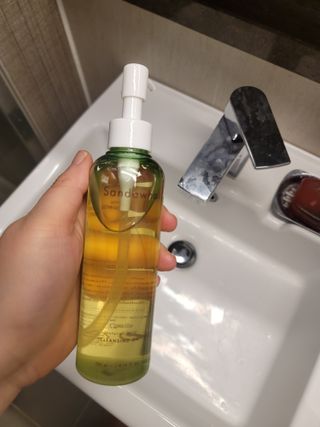 스킨큐어 산다화 순한 클렌징 동백 오일 200ml — 5점을 준 리뷰어가 2023년 3월 올린 사용 사진