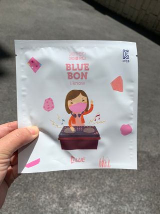 [블루 본 아이노우] 유아용 컬러마스크 40 PCS SET 2중 택 1 — 5점을 준 리뷰어가 2021년 5월 올린 사용 사진