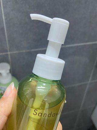 스킨큐어 산다화 순한 클렌징 동백 오일 200ml — 5점을 준 리뷰어가 2023년 4월 올린 사용 사진