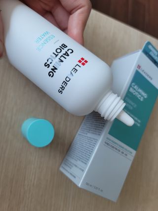 리더스코스메틱 리더스 카밍 바이오틱스 에센스 워터 — 5점을 준 리뷰어가 2022년 5월 올린 사용 사진