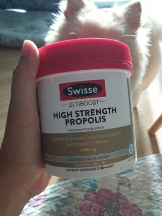 Swisse 스위스 고함량 프로폴리스 2,000mg 210정 — 5점을 준 리뷰어가 2021년 11월 올린 사용 사진