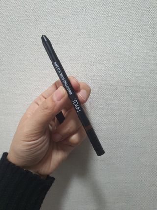 틸디앤 메이크 리얼무드 오토 아이라이너 — 5점을 준 리뷰어가 2021년 12월 올린 사용 사진