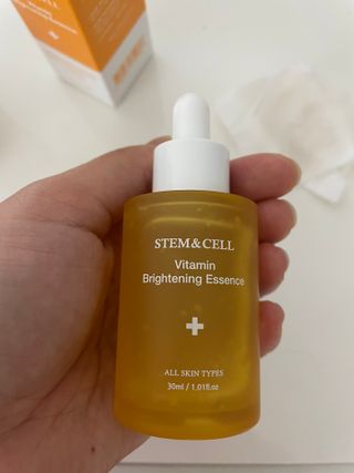 체르엠 스템앤셀 비타민 브라이트닝 에센스 30ml 1개 — 4.5점을 준 리뷰어가 2021년 6월 올린 사용 사진