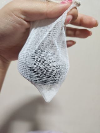 free [아토르] 9종 임상완료 아토르 다름 샴푸바_블랙  프리미엄 두피 케어 샴푸바 — 5점을 준 리뷰어가 2024년 4월 올린 사용 사진