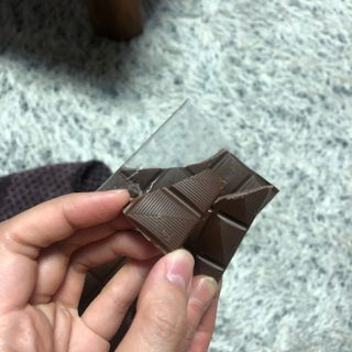 당류2g 자일리톨로 단맛을낸 슈카 퓨어비건 무설탕초콜릿 Xucker vegan 2개입 — 5점을 준 리뷰어가 2021년 4월 올린 사용 사진