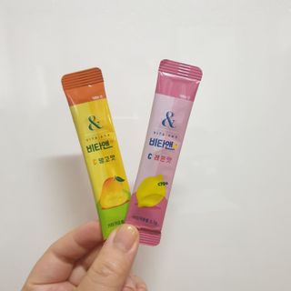 비타앤C 레몬맛, 망고맛 — 5점을 준 리뷰어가 2021년 5월 올린 사용 사진