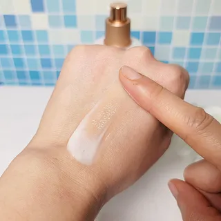 더사가오브수 [사가수] 에센스와 로션을 한 병에 담아 편안하고 산뜻하게, 효혜윤 보태니컬에너지 에센스인로션 — 5점을 준 리뷰어가 2023년 4월 올린 사용 사진