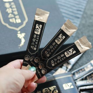 헬스업_천명진프리미엄홍삼스틱_10ml x 30포 — 5점을 준 리뷰어가 2021년 1월 올린 사용 사진