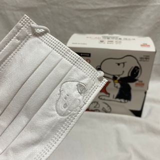 JHWORLD 스누피 마스크 정품 스누피 KF-AD 국내 비말차단 아동용 성인용 일회용 덴탈마스크 50매 — 5점을 준 리뷰어가 2021년 6월 올린 사용 사진