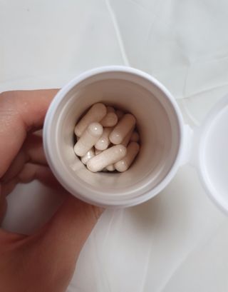 라엘 밸런스 3종 (질 건강 리스펙타 프로바이오틱스, 월경케어 보라지유, 요로건강 크랜베리) 랜덤 증정 1개 — 5점을 준 리뷰어가 2022년 12월 올린 사용 사진