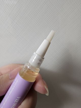 뷰젤 매직케어 네일솔루션 손발톱 보습 영양제 펜슬타입 5ml — 4점을 준 리뷰어가 2022년 3월 올린 사용 사진