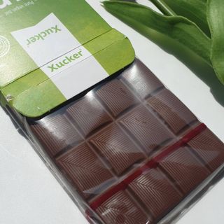 당류2g 자일리톨로 단맛을낸 슈카 퓨어비건 무설탕초콜릿 Xucker vegan 2개입 — 4점을 준 리뷰어가 2021년 4월 올린 사용 사진