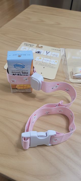 유비맘 젖병 빨대컵 다용도 홀더 1+1 _ 컬러 랜덤 발송 — 5점을 준 리뷰어가 2021년 1월 올린 사용 사진
