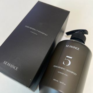 르핸스 퍼포밍 5 샴푸 비반트 포렛/베티버 포그 — 5점을 준 리뷰어가 2022년 12월 올린 사용 사진