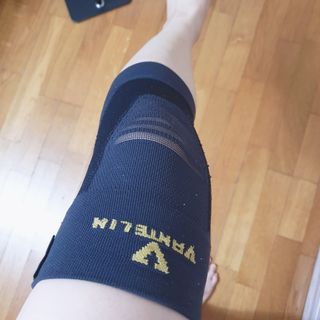 반테린서포터 무릎보호대 — 5점을 준 리뷰어가 2022년 1월 올린 사용 사진