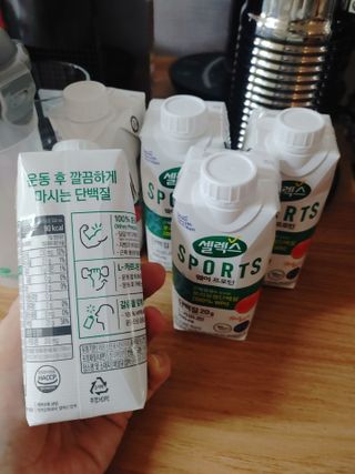 셀렉스스포츠 셀렉스 스포츠 웨이 프로틴 복숭아_ 330ml x 12팩 — 5점을 준 리뷰어가 2021년 4월 올린 사용 사진