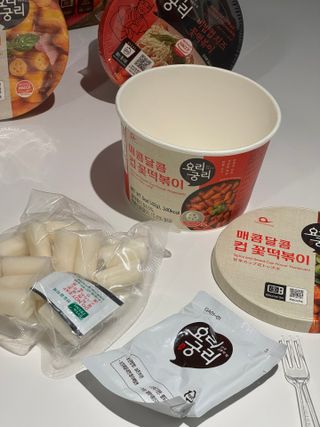 프리 [요리궁리] 타입 B (매콤,치즈,매콤까르보) 꽃떡볶이 6개입 세트 — 5점을 준 리뷰어가 2024년 12월 올린 사용 사진