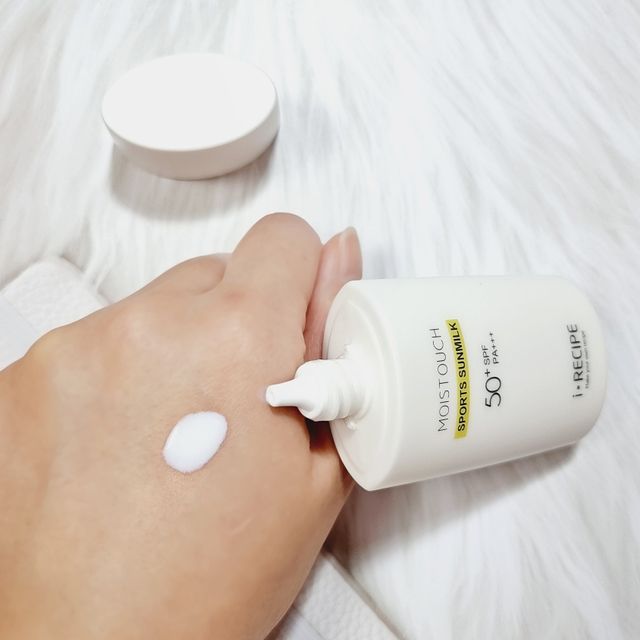 모이스트터치 스포츠 선밀크 50ml (SPF50+ PA+++) 리뷰 사진
