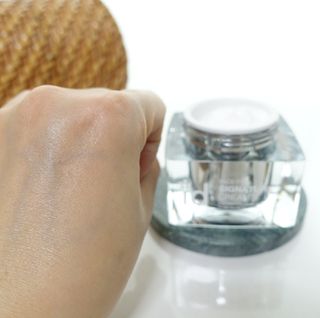 아이디플라코스메틱 아이디 페이스핏  시그니처 크림 50ml — 5점을 준 리뷰어가 2021년 10월 올린 사용 사진