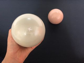 트라택 쿠셔닝 웨이트볼 0.5kg + 1kg SET — 5점을 준 리뷰어가 2022년 4월 올린 사용 사진