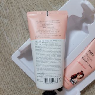파시 FASCY 高保湿ハンドクリーム40ml+80ml セット — 5점을 준 리뷰어가 2021년 7월 올린 사용 사진