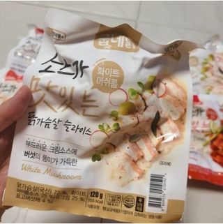 굽네몰 [굽네] 소스가 맛있는 닭가슴살 슬라이스 4종 — 5점을 준 리뷰어가 2021년 11월 올린 사용 사진