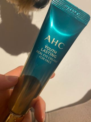 [NEW 탄력유턴 아이크림] AHC 유스 래스팅 리얼 아이크림 포 페이스 — 5점을 준 리뷰어가 2021년 3월 올린 사용 사진