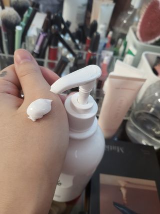 [닥터문] 프리미엄 알로에베라 선크림 500ml — 5점을 준 리뷰어가 2022년 6월 올린 사용 사진