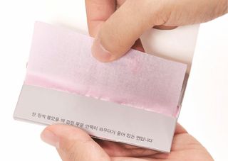 [갸스비] 메이크업은 그대로, 피지만 쏙 - BB킵 오일컨트롤 파우더 페이퍼 — 5점을 준 리뷰어가 2021년 10월 올린 사용 사진