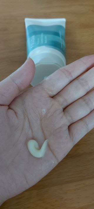 틱톡 [후르디아] 올리브영 아로마 비건 바디워시1종+바디로션1종 (그리너리) — 3점을 준 리뷰어가 2022년 12월 올린 사용 사진