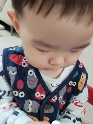 mom e 맘이 내추럴 베이비 케어 샴푸앤바스+로션 — 5점을 준 리뷰어가 2021년 1월 올린 사용 사진