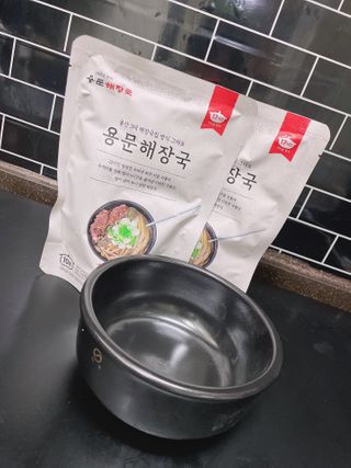 요리반상회 용문해장국 2팩 + 뚝배기 1개 — 5점을 준 리뷰어가 2021년 3월 올린 사용 사진