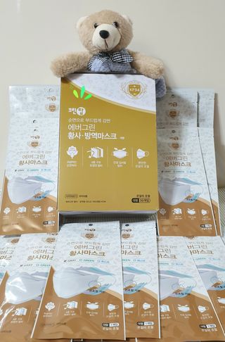 에버그린 순면 끈조절 KF94 마스크 - 화이트 30매 — 5점을 준 리뷰어가 2021년 4월 올린 사용 사진
