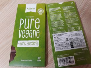 당류2g 자일리톨로 단맛을낸 슈카 퓨어비건 무설탕초콜릿 Xucker vegan 2개입 — 3점을 준 리뷰어가 2021년 4월 올린 사용 사진