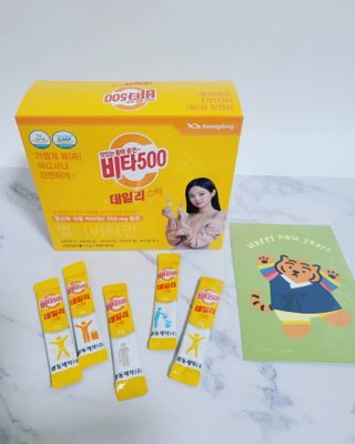광동제약 [광동] 비타500데일리스틱 70포X2개 + 뚱랑이엽서 + 쇼핑백 증정 — 5점을 준 리뷰어가 2022년 1월 올린 사용 사진