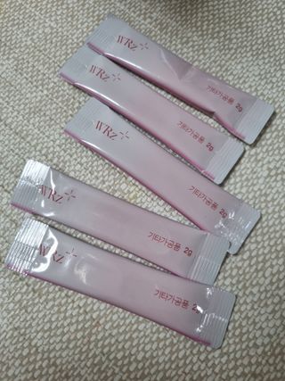 방방곳곳 청수체 콜라겐 — 3점을 준 리뷰어가 2022년 4월 올린 사용 사진