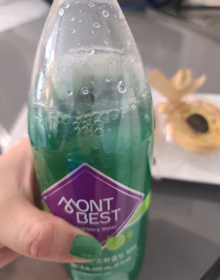 몽베스트 Montbest with Sparkling water Lime20병 — 5점을 준 리뷰어가 2022년 7월 올린 사용 사진