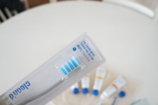 주식회사 클린디 [클린디] 파우치에 쏙 넣어 밖에서도 치아건강🦷 챙기기 [맞춤 칫솔 + 치약  + 파우치 구성] — 5점을 준 리뷰어가 2021년 12월 올린 사용 사진