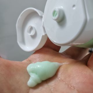 닥터시드 티트리 앤 라임 비건 지성케어 쿨 탈모 캡슐 트리트먼트 두피 팩 — 5점을 준 리뷰어가 2024년 7월 올린 사용 사진