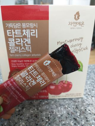 자연에온 가득담은 몽모랑시 타트체리 콜라겐 젤리스틱 — 5점을 준 리뷰어가 2021년 1월 올린 사용 사진