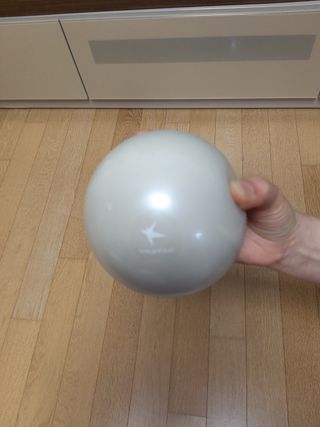 트라택 쿠셔닝 웨이트볼 0.5kg + 1kg SET — 5점을 준 리뷰어가 2022년 4월 올린 사용 사진