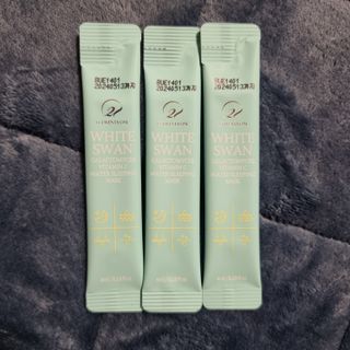 오투에니원 화이트 스완 갈락토미세스 비타민 C 워터 슬리핑 마스크 — 5점을 준 리뷰어가 2022년 12월 올린 사용 사진