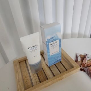 [스킨1004] 마다가스카르 센텔라 히알루-시카 워터핏 선세럼 50ml — 5점을 준 리뷰어가 2024년 5월 올린 사용 사진