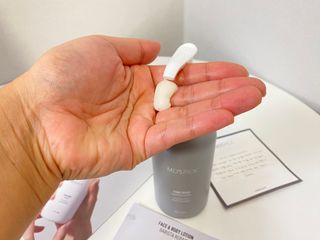 엠디스픽 무향 바리스타 핸드크림 울트라 고보습 대용량 펌핑 245g — 5점을 준 리뷰어가 2023년 1월 올린 사용 사진