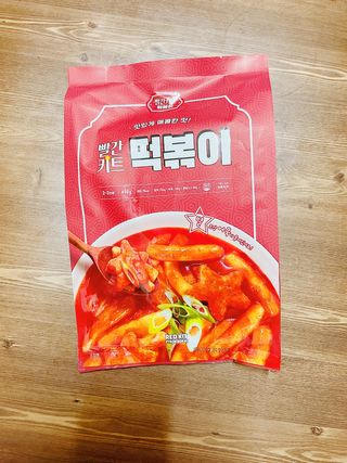 빨간키트 떡볶이 밀키트 2~3인분 매운맛 국물 떡볶이 만들기 쉬운 황금 레시피 분말 소스로 간편한 요리 — 5점을 준 리뷰어가 2021년 10월 올린 사용 사진