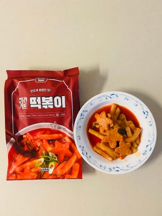 빨간키트 떡볶이 밀키트 2~3인분 매운맛 국물 떡볶이 만들기 쉬운 황금 레시피 분말 소스로 간편한 요리 — 3.5점을 준 리뷰어가 2021년 8월 올린 사용 사진